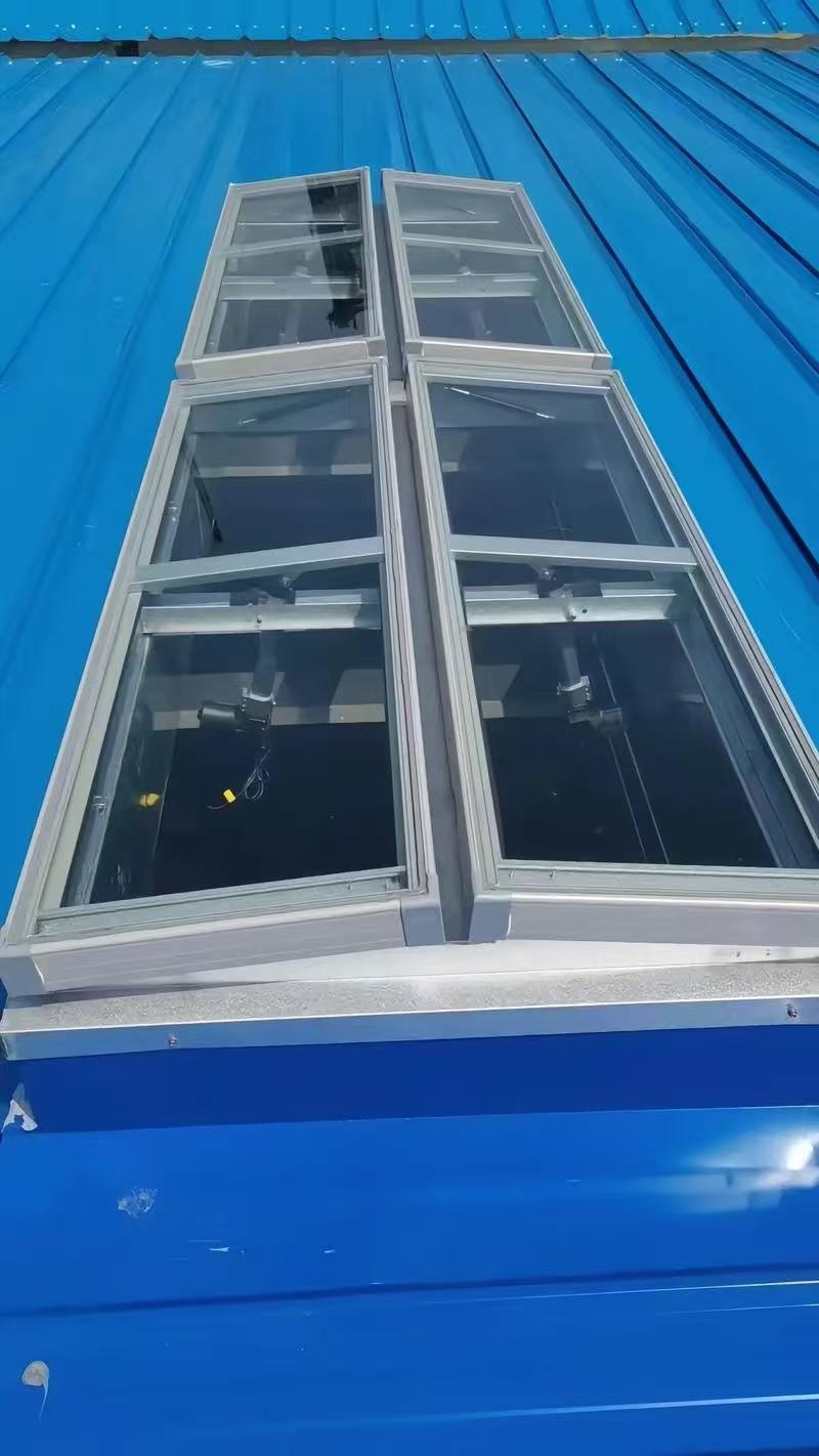 三角型电动采光排烟天窗